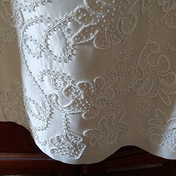 NWT Dana Buchman satin beaded skirt. Size 4. - Picture 8 of 8